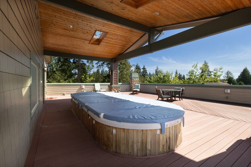 More Photos Of 360 Knechtel Way NE, Bainbridge Island Apartments For Sale