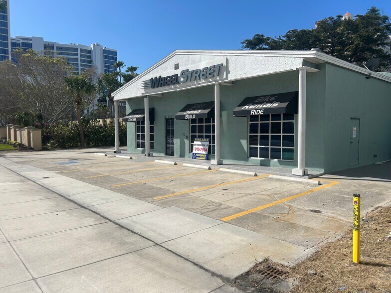More Photos Of 211 Tamiami Trl, Sarasota Freestanding For Lease