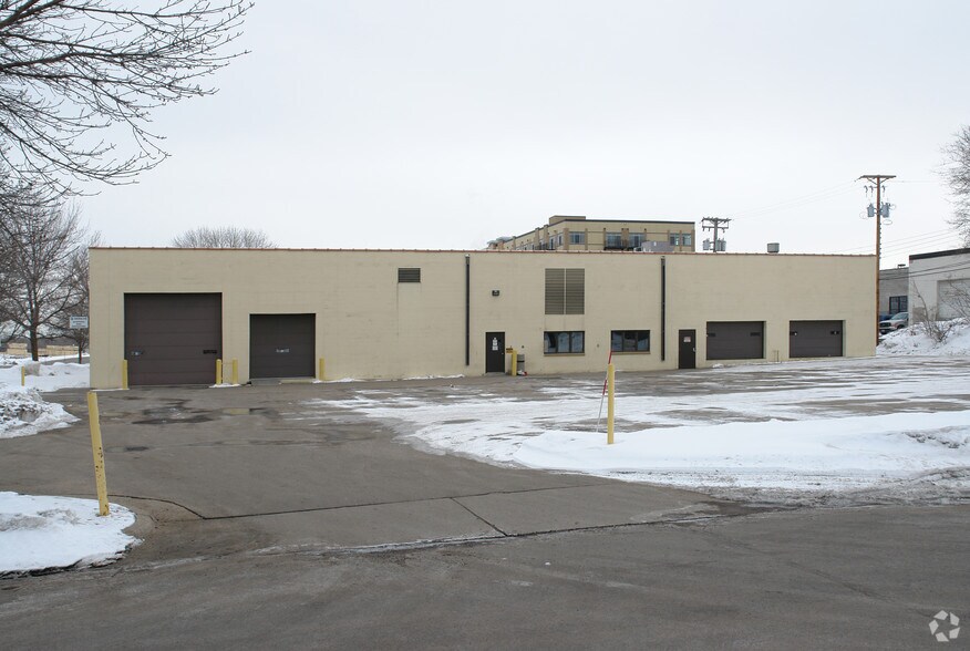 More Photos Of 3520 S Xenwood Ave, Saint Louis Park Manufacturing For Sale