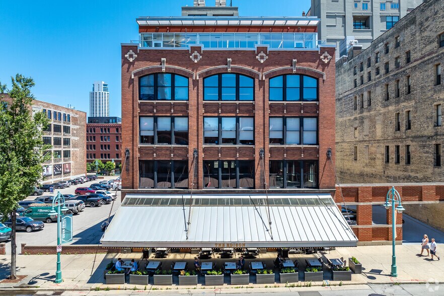 More Photos Of 322 N Broadway, Milwaukee Loft Creative Space For Lease