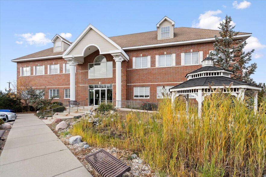 More Photos Of 912 Northwest Hwy, Fox River Grove Medical For Sale