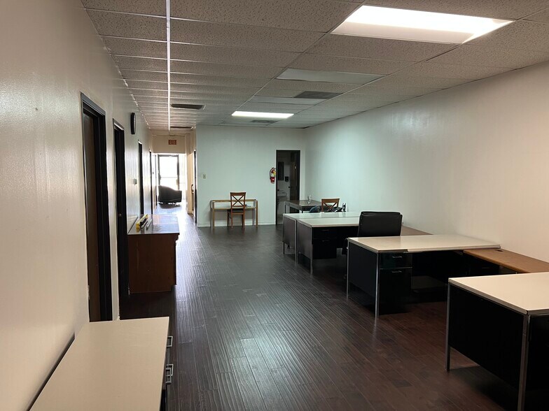 More Photos Of 501 Industrial Dr, Richardson Warehouse For Lease