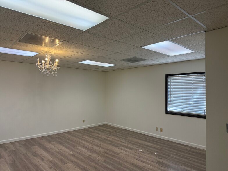 More Photos Of 3814 Colorado Blvd, Pasadena Loft Creative Space For Lease