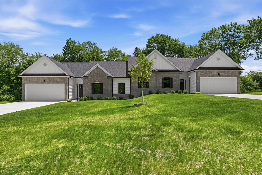 More Photos Of 100 Huselton Dr, Butler Specialty For Sale