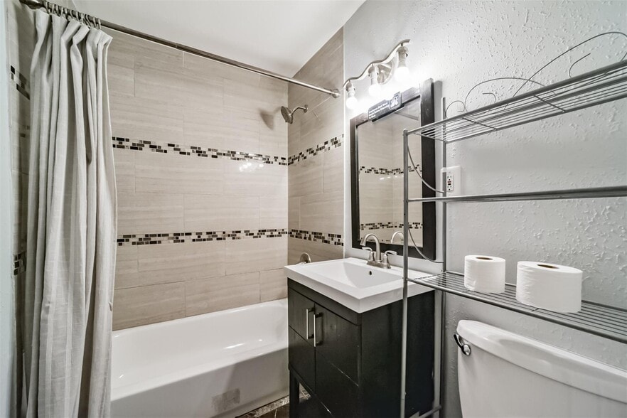 More Photos Of 543 Studewood St, Houston Specialty For Sale