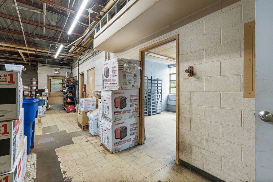 More Photos Of 520 E Bruceton Rd, Pittsburgh Freestanding For Sale