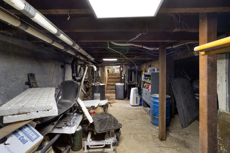 More Photos Of 15 Division Pl, Brooklyn Warehouse For Lease