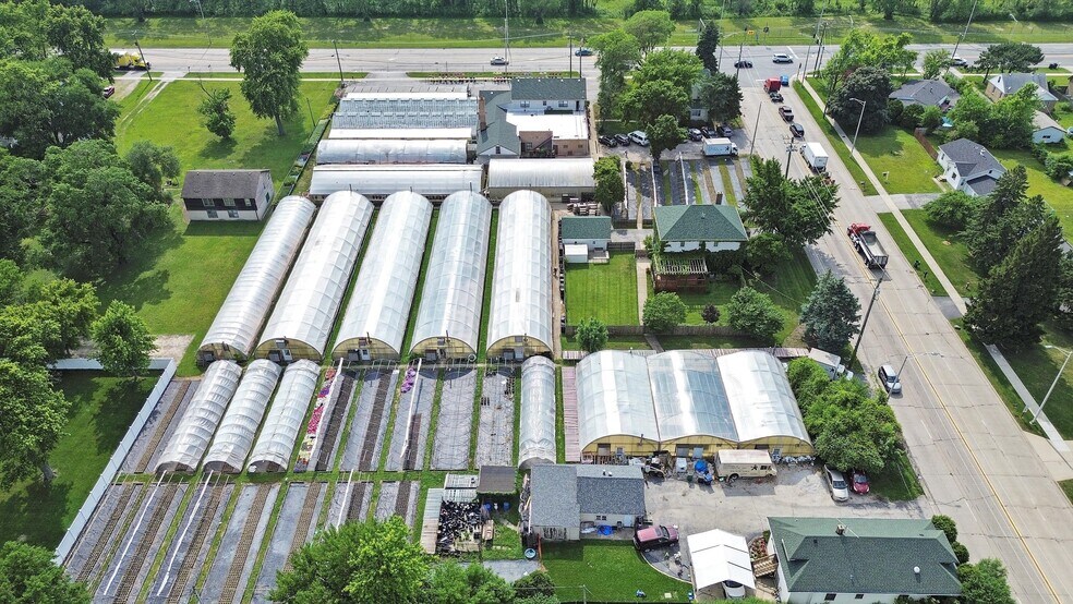 More Photos Of 7117 S Roberts Rd, Bridgeview Garden Center For Sale