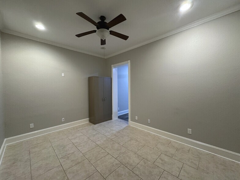More Photos Of 11601 Spring Cypress Rd, Tomball Medical For Sale