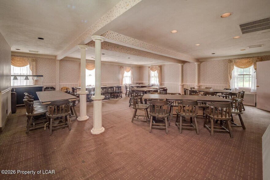 More Photos Of 5501 Bear Creek Blvd, Bear Creek General Retail For Sale