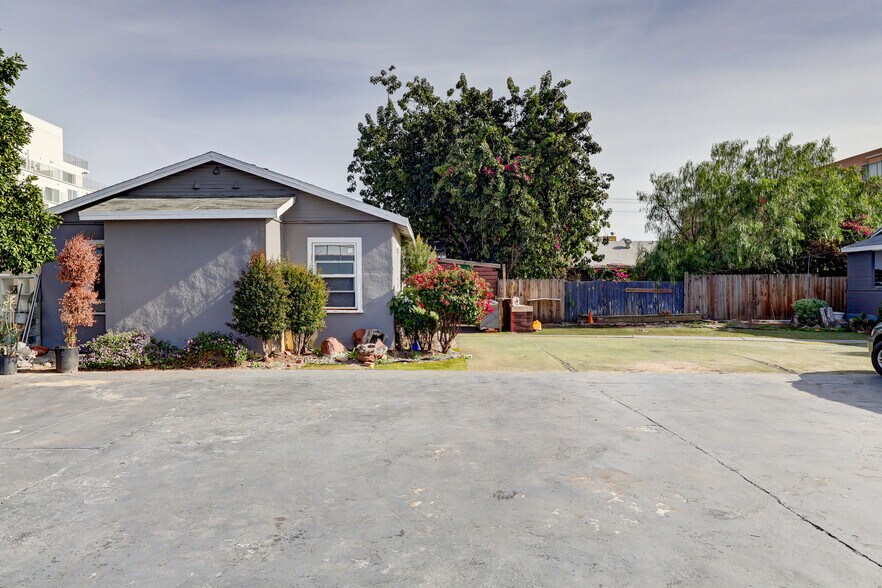 More Photos Of ,  Unknown For Sale