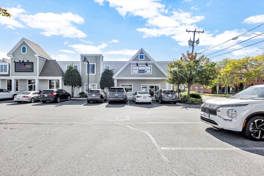 More Photos Of 540 Main St, Hyannis General Retail For Sale
