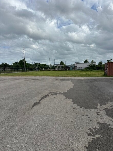 More Photos Of 11800 Gessner Road, Houston Land For Sale