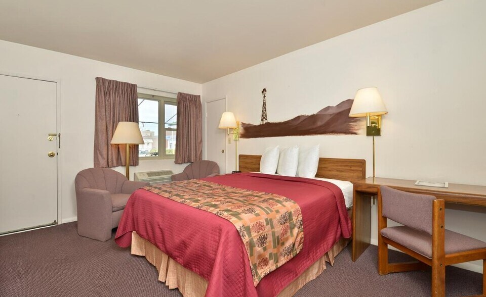 More Photos Of 602 E 4th St, North Platte Hotel For Sale