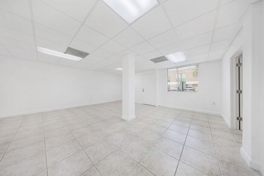 More Photos Of 7452-7466 SW 48th St, Miami Warehouse For Sale