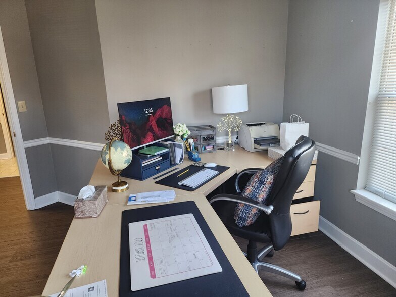 More Photos Of 330 N Evergreen Rd, Louisville Office Residential For Lease