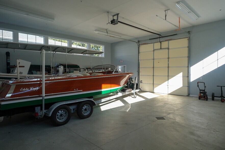 More Photos Of 430 W Center St, Douglas Freestanding For Sale