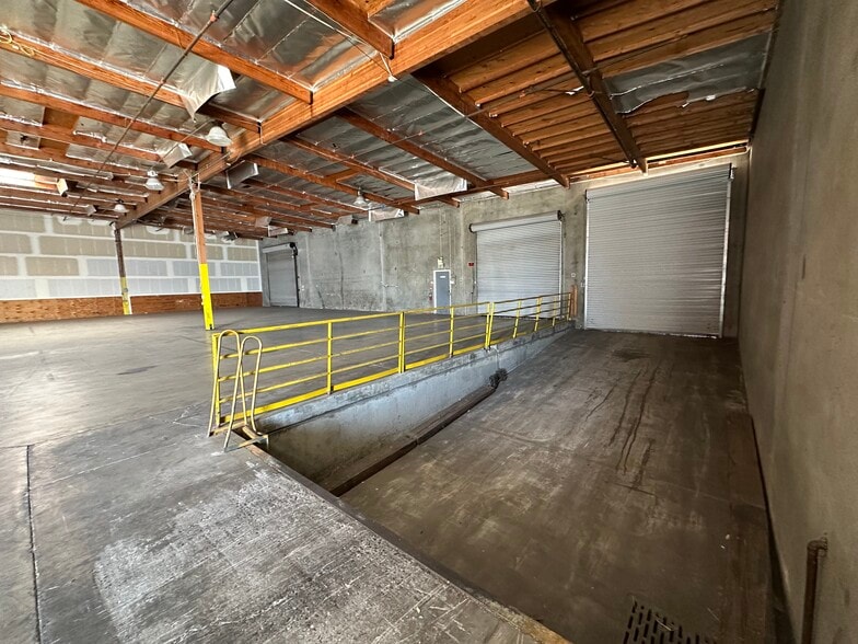 More Photos Of 3070 Skyway Dr, Santa Maria Warehouse For Lease