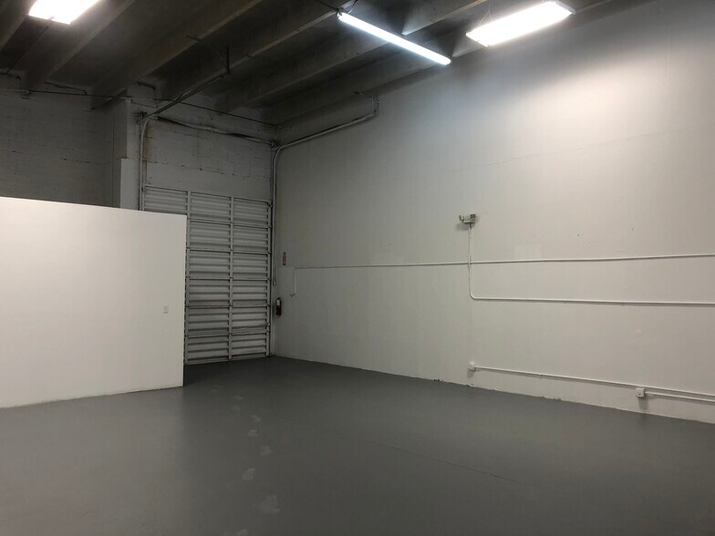 More Photos Of 1900 NW 33rd St, Pompano Beach Warehouse For Lease