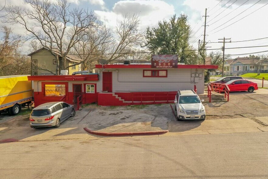 More Photos Of 1311 Chestnut Ave, Austin Freestanding For Lease