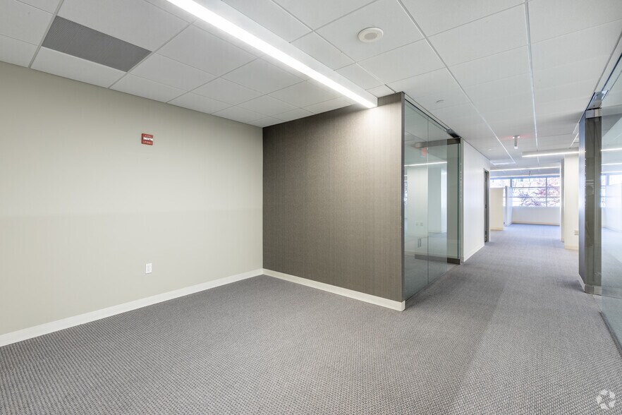 More Photos Of 2900 K St NW, Washington Office For Sale
