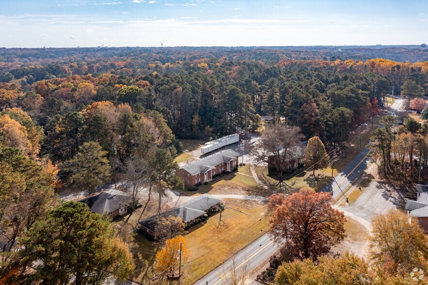 More Photos Of 2605 Ben Hill Rd, East Point Schools For Sale