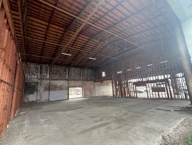 More Photos Of 208 E Olive Ave, Turlock Storefront For Sale