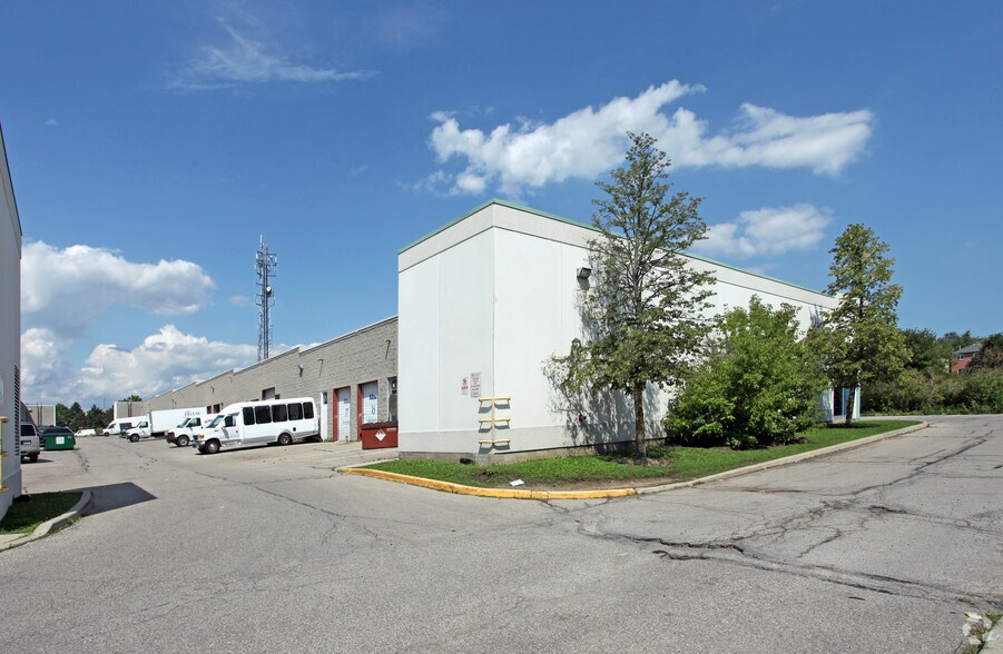 More Photos Of 1845 Sandstone Mnr, Pickering Warehouse For Lease