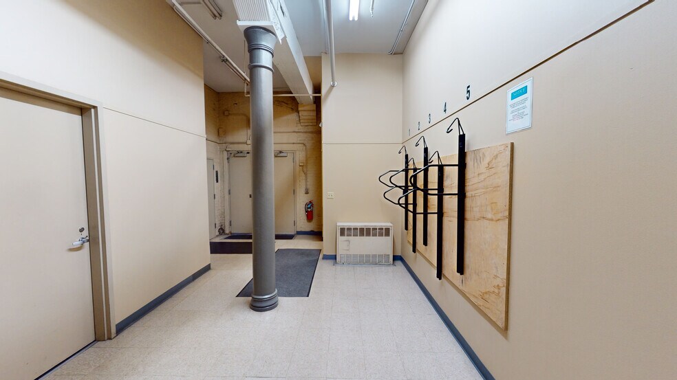 More Photos Of 225 W Illinois St, Chicago Loft Creative Space For Lease