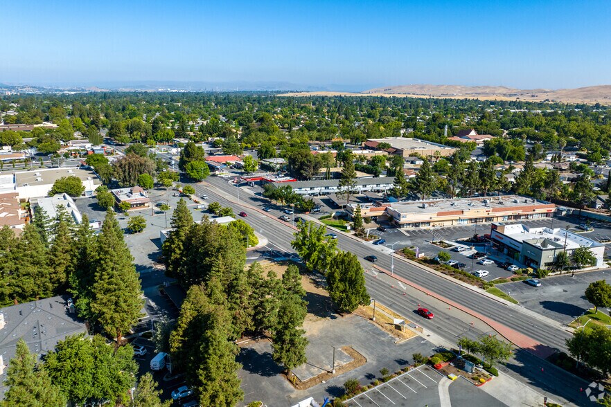 More Photos Of 4390 Clayton Rd, Concord Restaurant For Lease