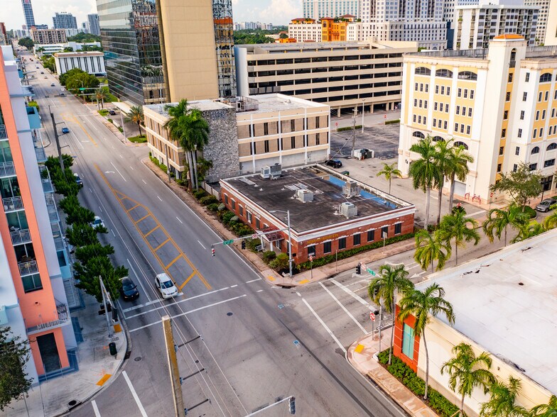 More Photos Of 2500 Douglas Rd, Coral Gables Medical For Lease