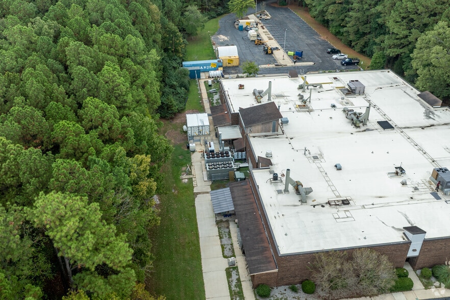 More Photos Of 2 Triangle Dr, Research Triangle Park Flex For Lease