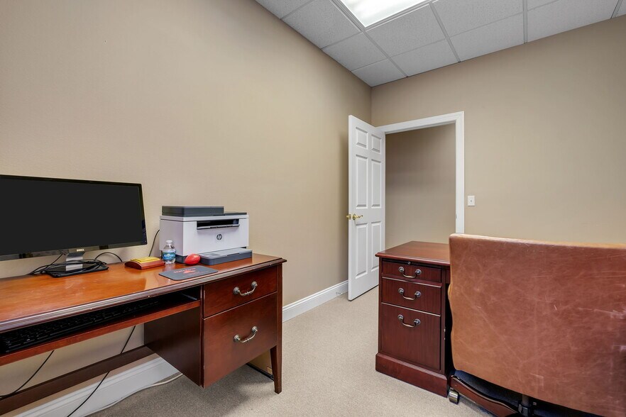 More Photos Of 2104 Delta Way, Tallahassee Office For Sale