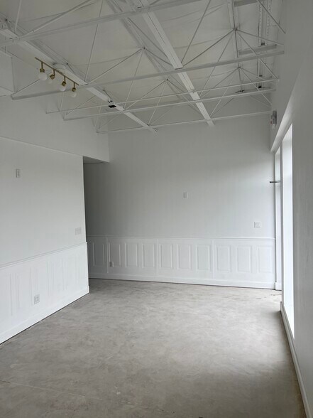 More Photos Of 16644-16646, New Berlin Medical For Lease
