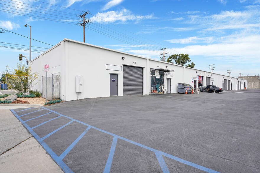 More Photos Of 1602-1618 Placentia Ave, Costa Mesa Warehouse For Lease