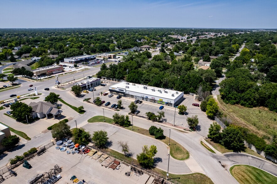 More Photos Of 338 S Andover Rd, Andover General Retail For Lease