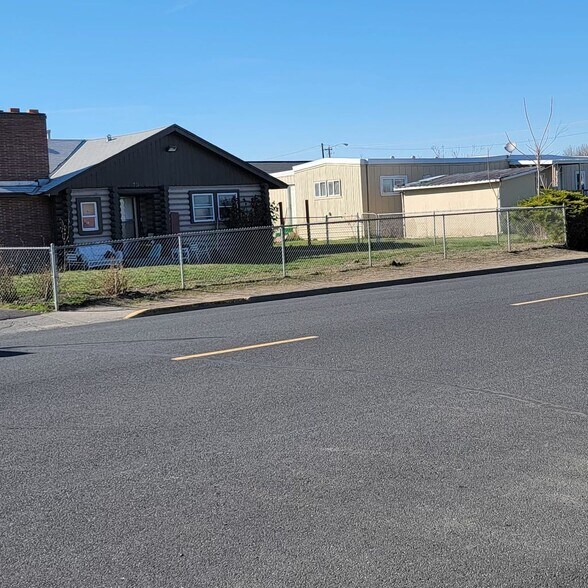 More Photos Of 711 2nd Ave SW, Quincy Hotel For Sale