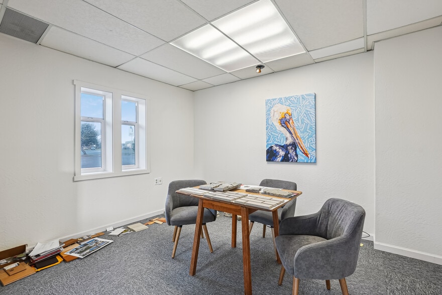 More Photos Of 165 Alabama Ave SE, Bandon Office Residential For Sale