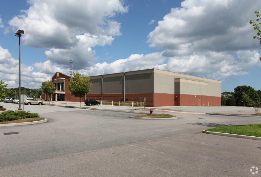 Primary Photo Of 85 Voluntown Rd, Pawcatuck Movie Theatre For Lease