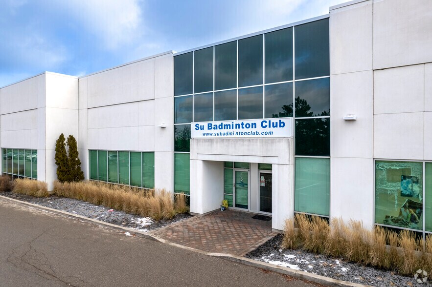 More Photos Of 4140 Sladeview Cres, Mississauga Warehouse For Lease