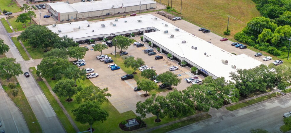 Primary Photo Of 457-491 This Way St, Lake Jackson Office For Lease
