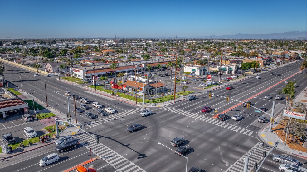 More Photos Of NWC BEACH BLVD & CHAPMAN AVE, Stanton Fast Food For Lease