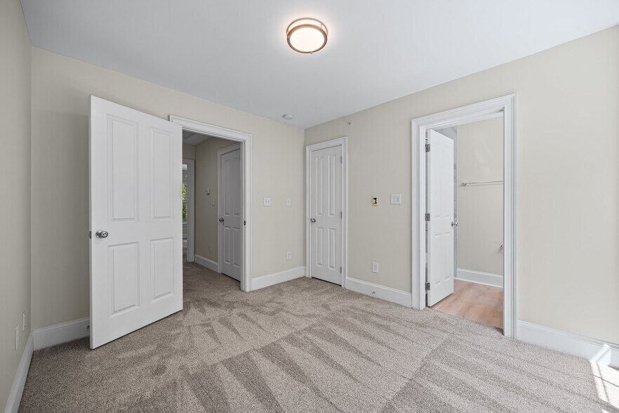 More Photos Of 5306-5320 Park Rd, Charlotte Apartments For Sale