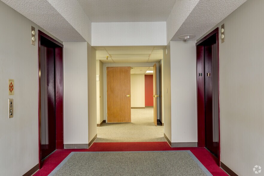 Photo of 19th Floor Ste 60-1950