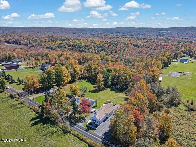 More Photos Of 186 Ledgedale Rd, Lake Ariel Apartments For Sale
