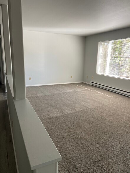 More Photos Of 406 E George St, Kent Apartments For Sale