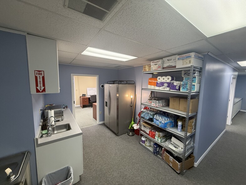 More Photos Of 4205 Edgewater Dr, Orlando Office For Sale