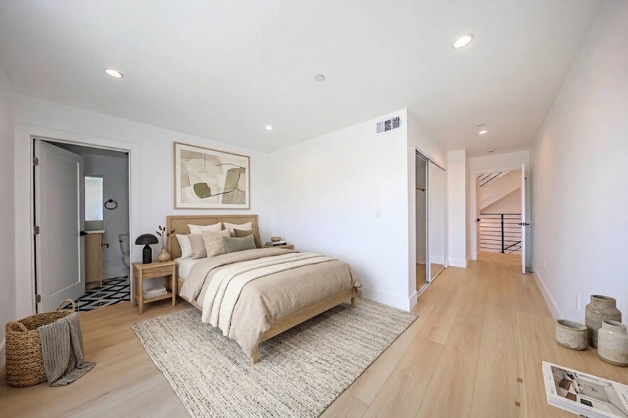 More Photos Of 1259 S Longwood Ave, Los Angeles Apartments For Sale