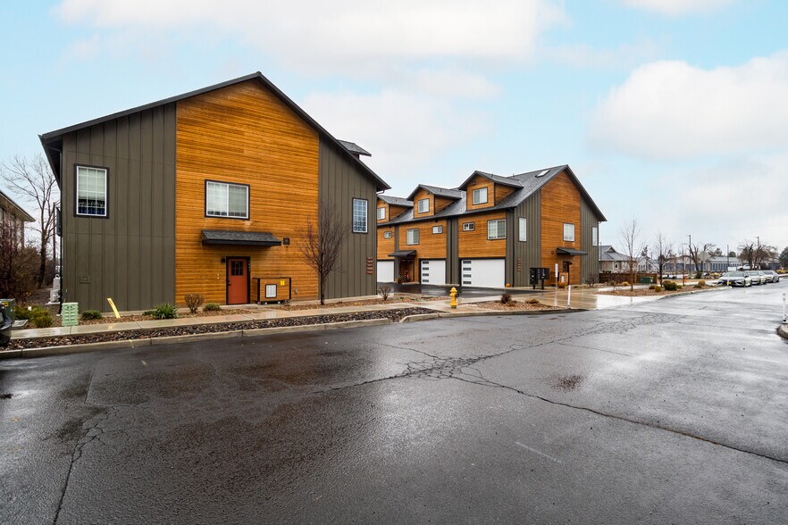 More Photos Of 1441-1461 NW 4th St, Redmond Apartments For Sale