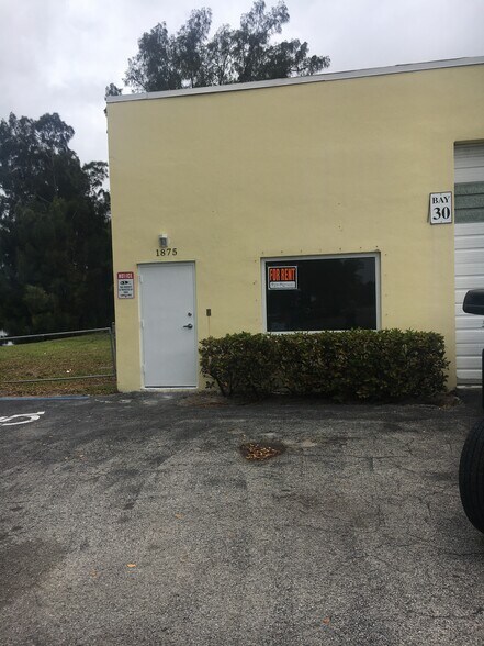 More Photos Of 1875 S Dixie Hwy, Pompano Beach Flex For Lease
